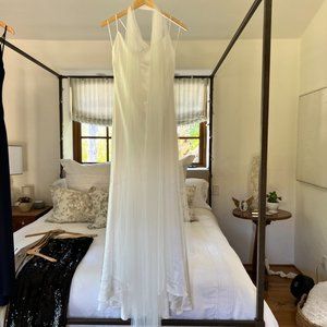 Elliatt gown size small